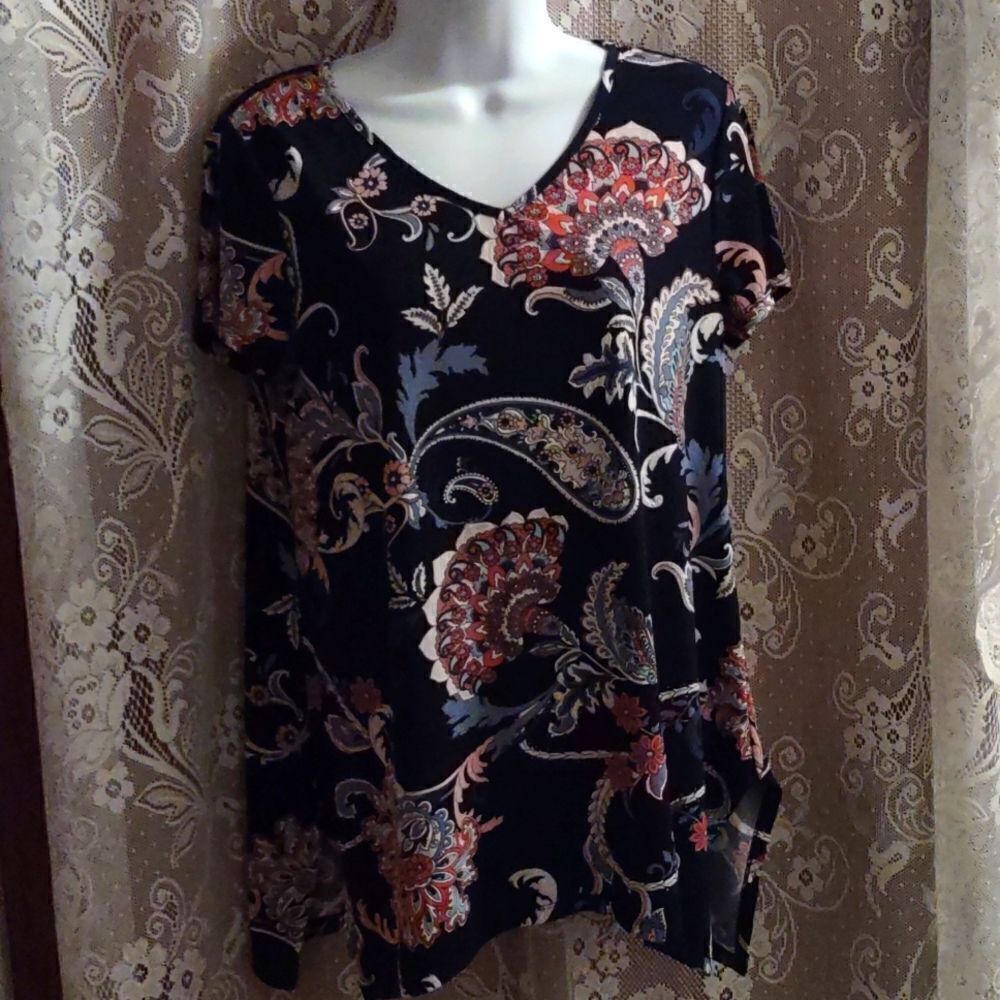 Est. 1946 Women's XS Paisley Floral‎ Blue Cream Red pull over navy Boho top
